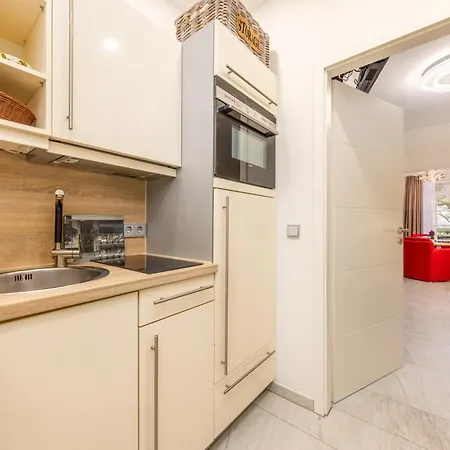 Ostsee W22 In Direkt Am Mit Ueberdachtem Balkon 4*
