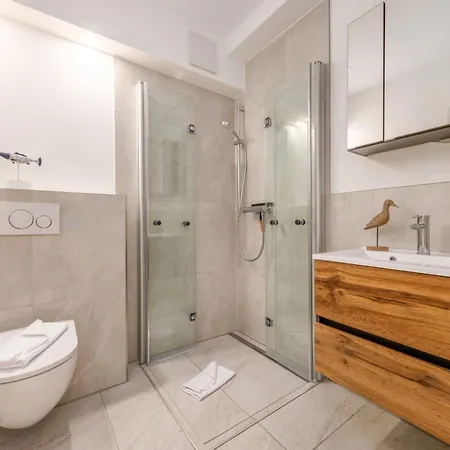 Ostsee W22 In Direkt Am Mit Ueberdachtem Balkon 4*