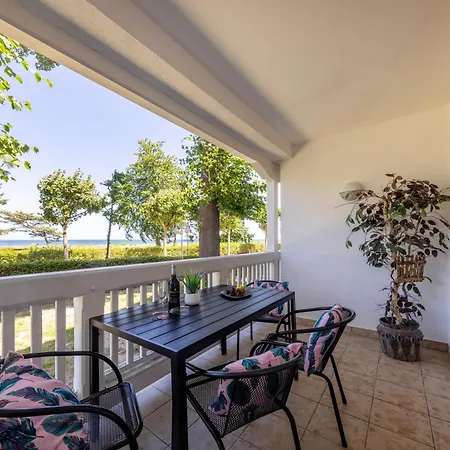 Ostsee W22 In Direkt Am Mit Ueberdachtem Balkon 4* Binz